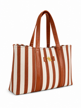 Load image into Gallery viewer, The knit traveller ( 1 of 1 )